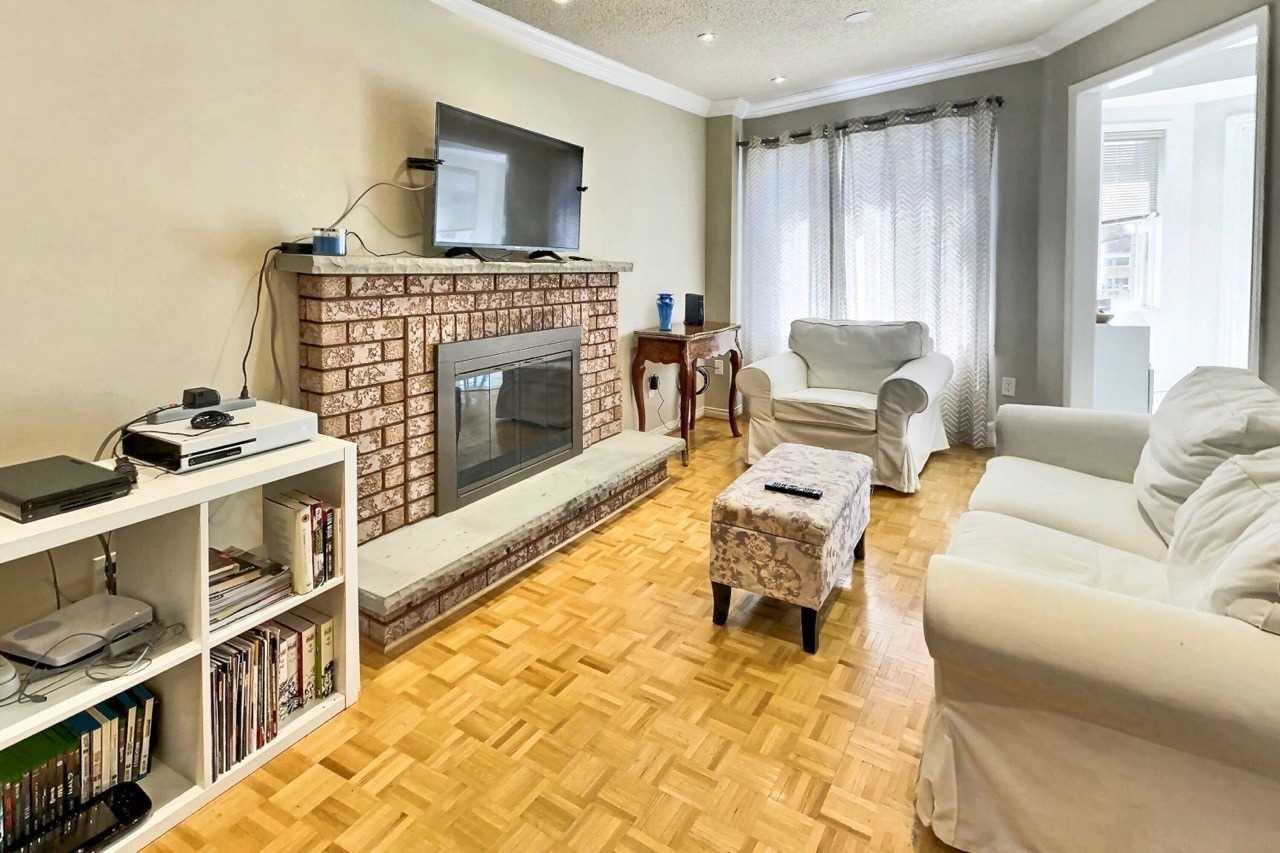 920 College Manor Drive - Photo 3 of 15