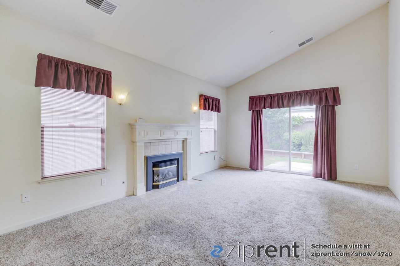 707 Harry James Ct - Photo 3 of 12