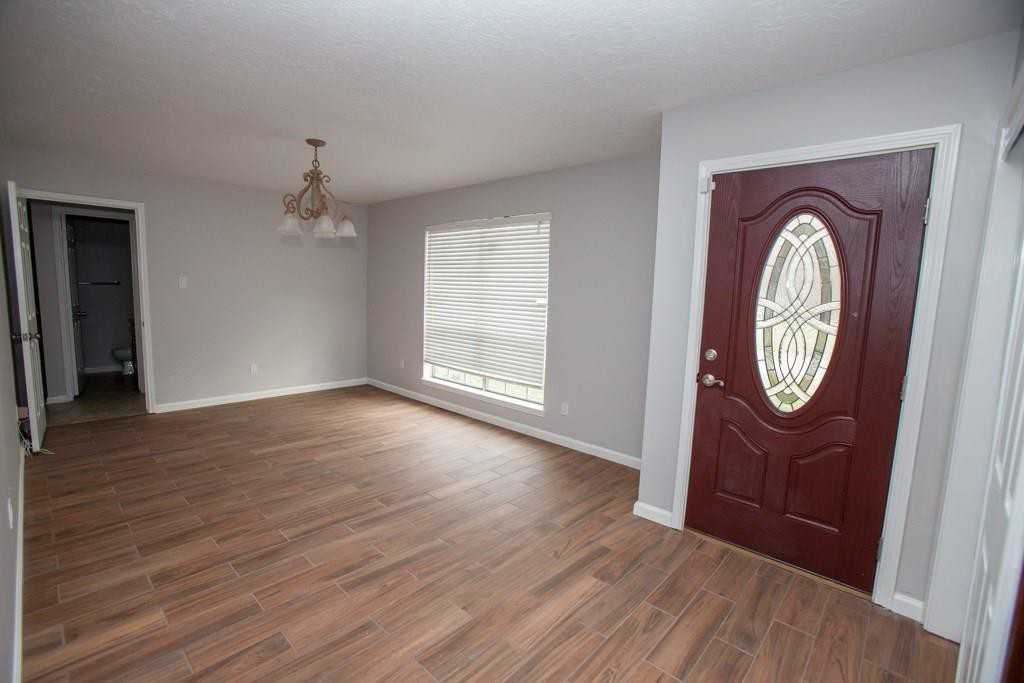 15214 Woodhorn Dr - Photo 3 of 31