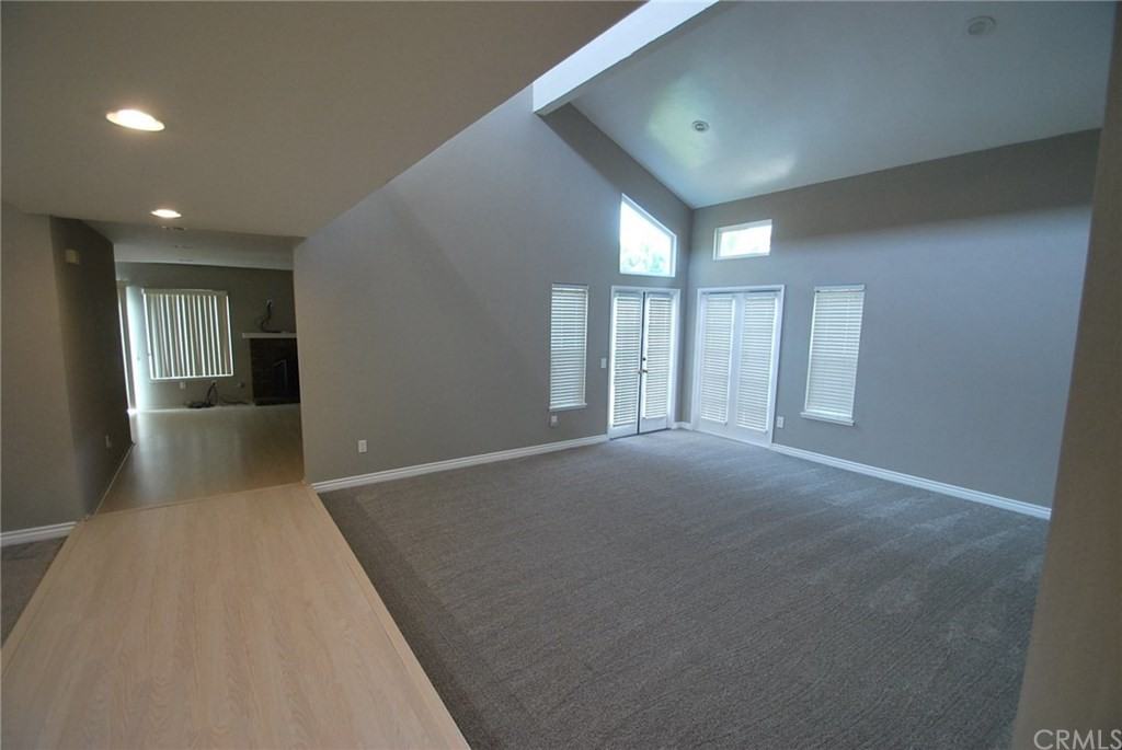 11 Knoll Ridge Dr - Photo 3 of 43