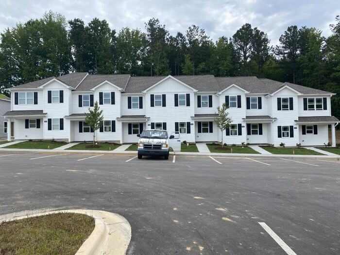 2006 Wiggins Village Drive, Youngsville, NC 27596 2 Bedroom Apartment