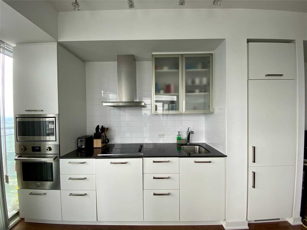 14 York Street #5511 - Photo 3 of 10