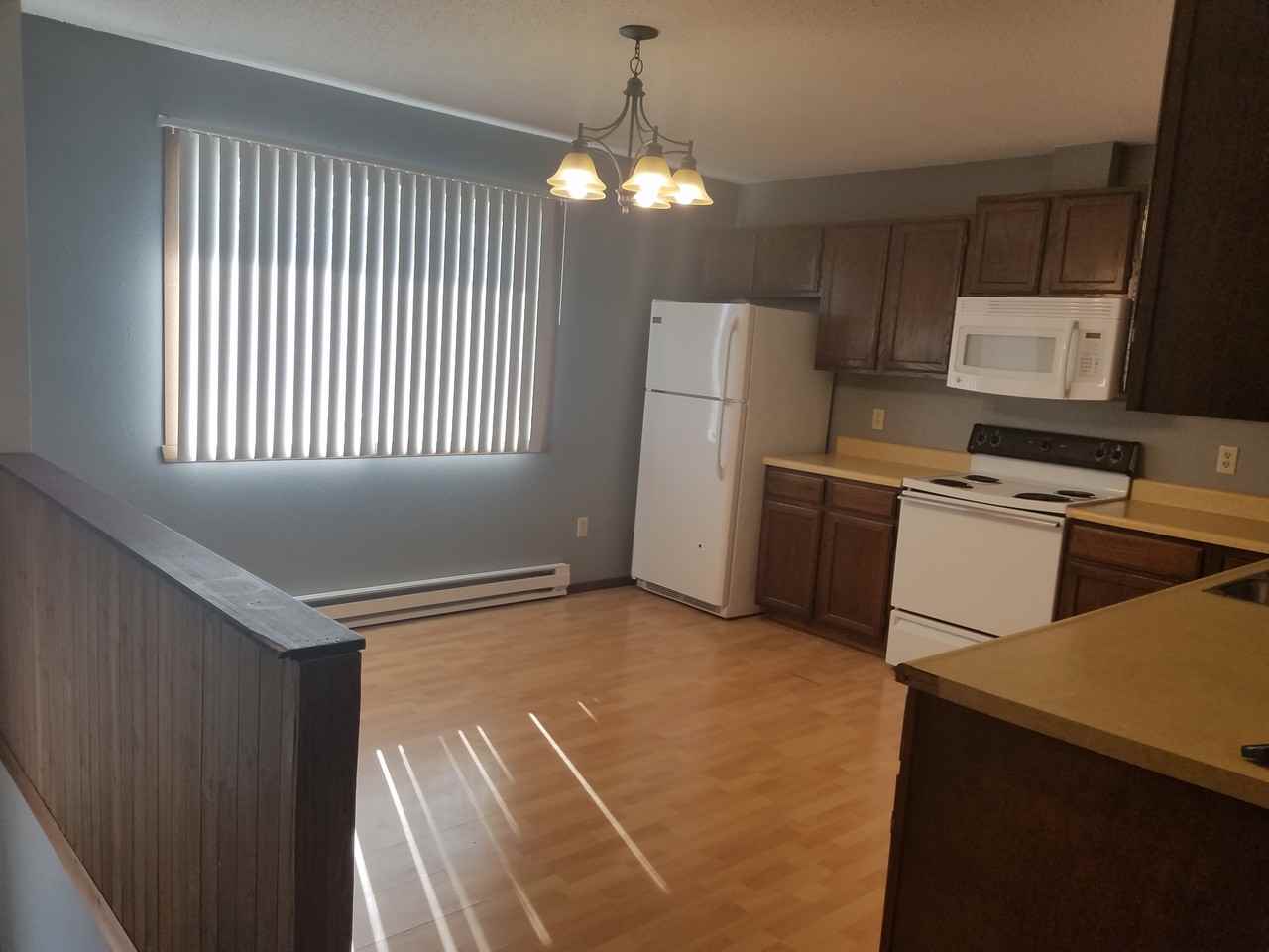 930 9th Ave Se - Photo 2 of 12