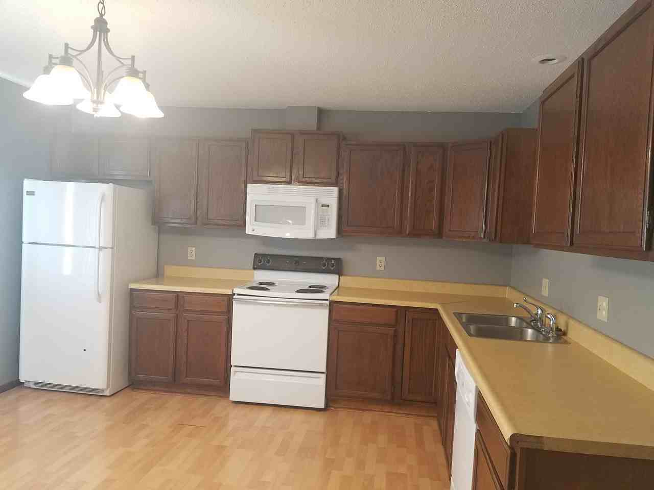 930 9th Ave Se - Photo 3 of 12