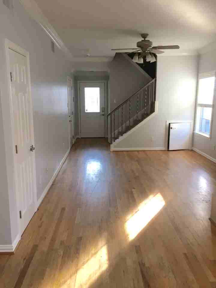 3301 Rosedale Ave #E - Photo 2 of 10