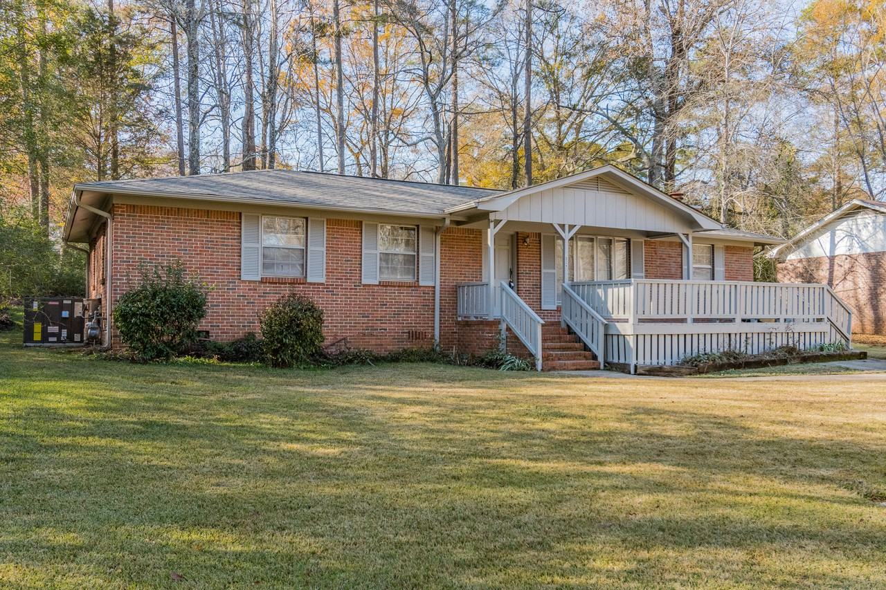 1024 Dogwood Dr - Photo 2 of 33