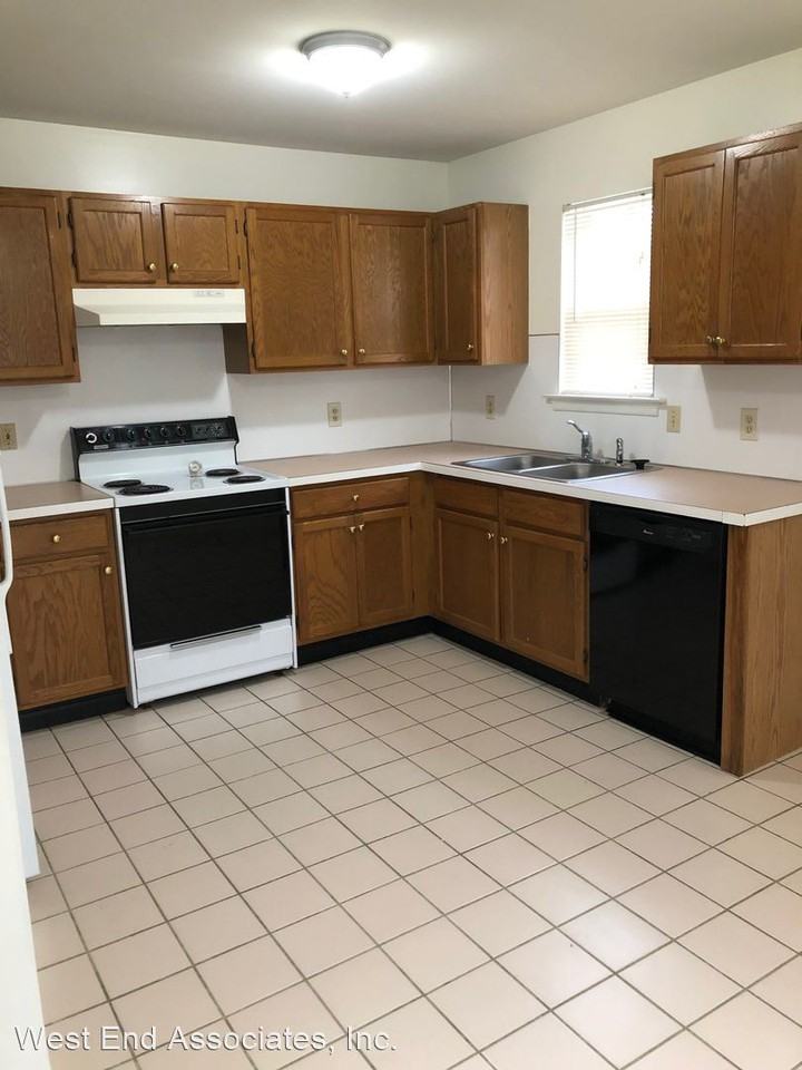 2017-2021 Cedar St. - Photo 2 of 13