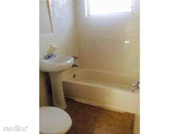 11530 NE 12th Ave - Photo 2 of 9