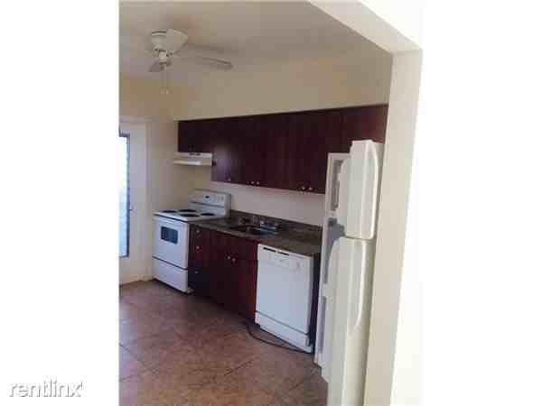 11530 NE 12th Ave - Photo 3 of 9