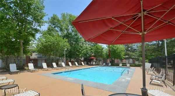 Savannah Oaks Apartments - Photo 3 of 4