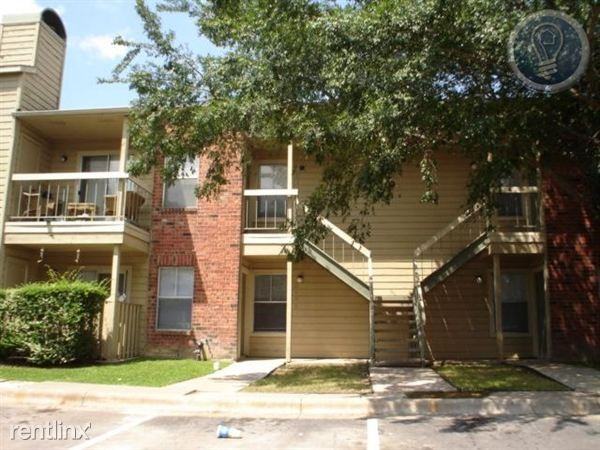 N. Mo Pac Expy / Wells Branch Pkwy Apartments in Wells Branch, Wells