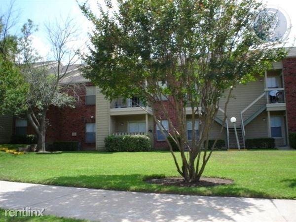 N. Mo Pac Expy / Wells Branch Pkwy Apartments in Wells Branch, Wells