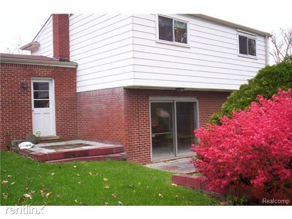 14698 Lenore - Photo 2 of 4