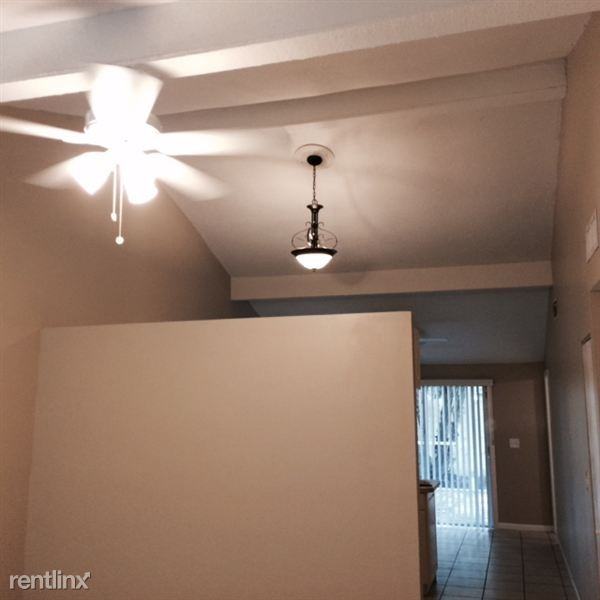 16013 Woodpine Dr - Photo 2 of 15