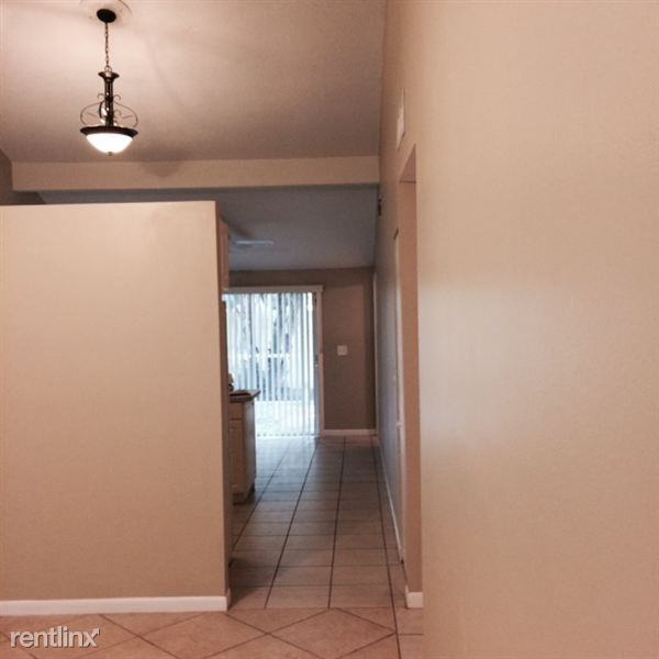 16013 Woodpine Dr - Photo 3 of 15