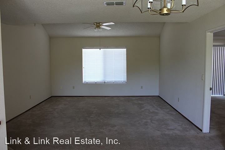 204 Ashby Pl - Photo 3 of 8