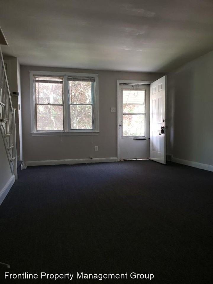 328 W 21st St - Photo 3 of 17