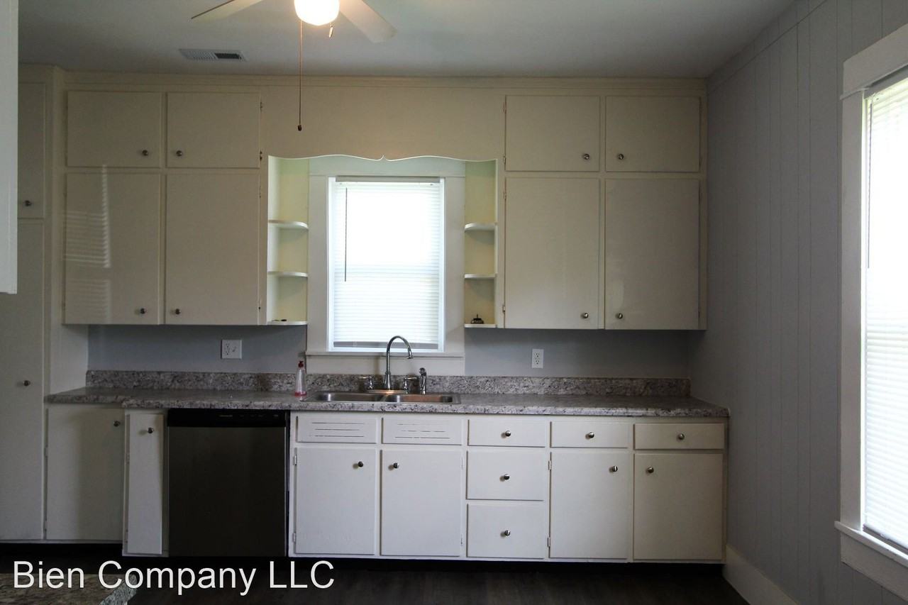 702 N Sassafrass St - Photo 3 of 4