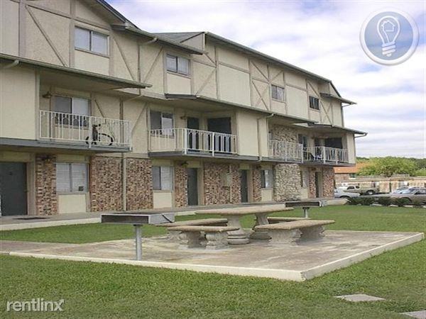 N I-35 / Dessau Rd - Photo 3 of 10
