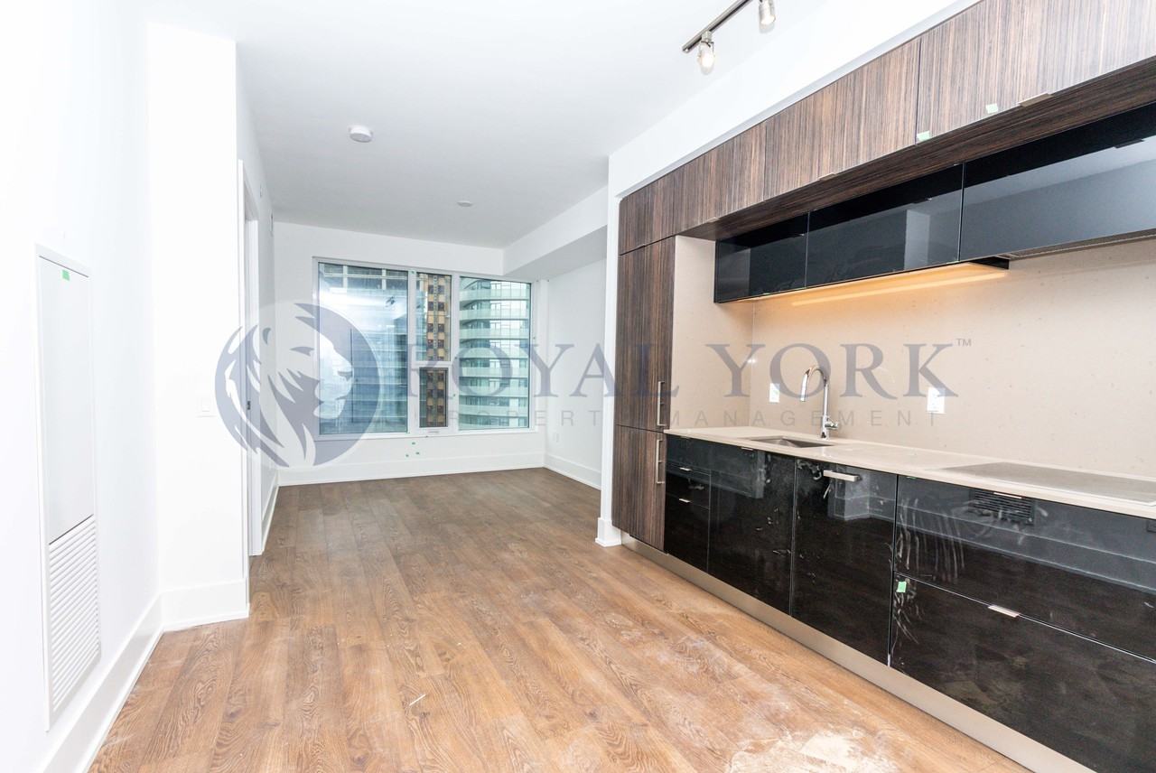 10 Ten York - Photo 3 of 29