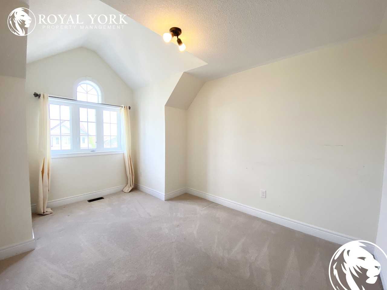 233 Bathgate Cres - Photo 2 of 30