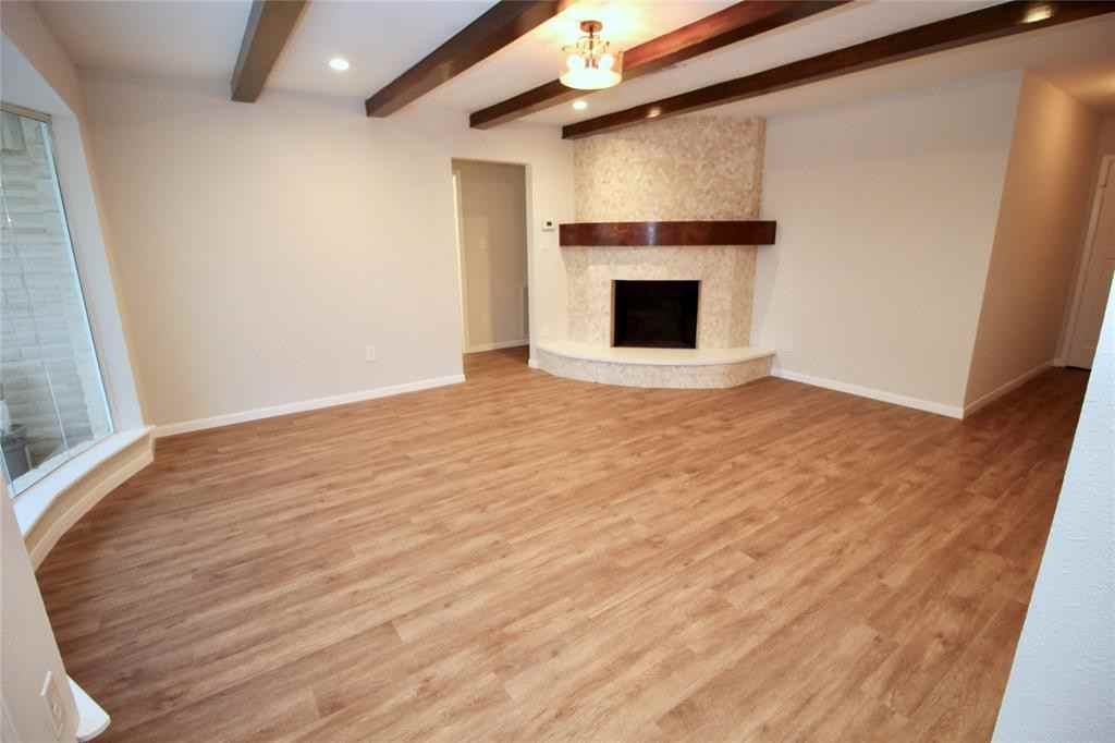 401 Stadium Ln - Photo 2 of 13