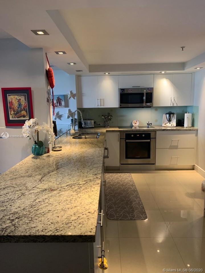 170 Ocean Lane Dr 607 - Photo 3 of 17