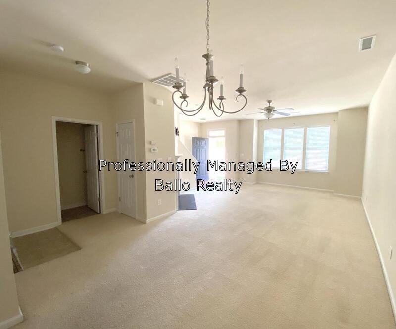 806 Carpenter Glenn Dr - Photo 2 of 24