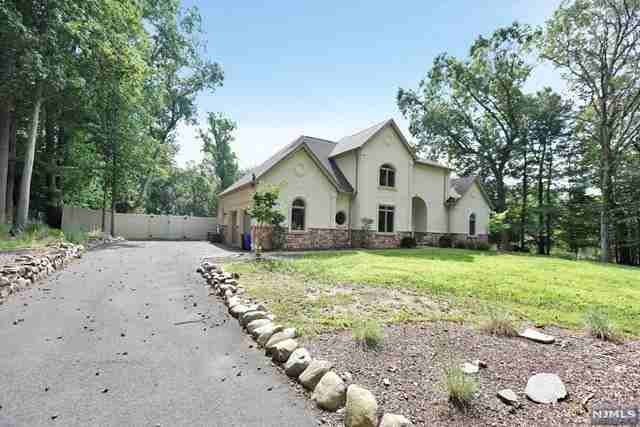 40 Brookside Dr - Photo 3 of 21