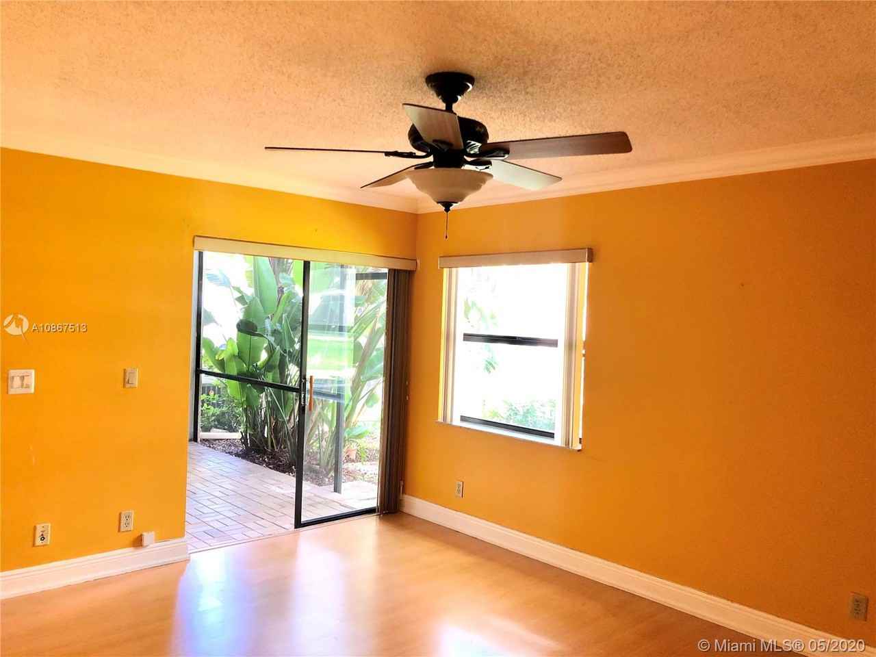 1005 Congressional Way #1A - Photo 2 of 23