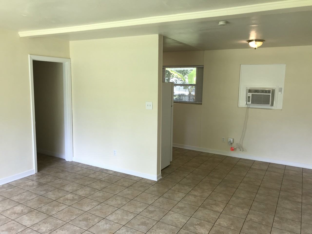 24 Alan-a-Dale Drive - Photo 3 of 9