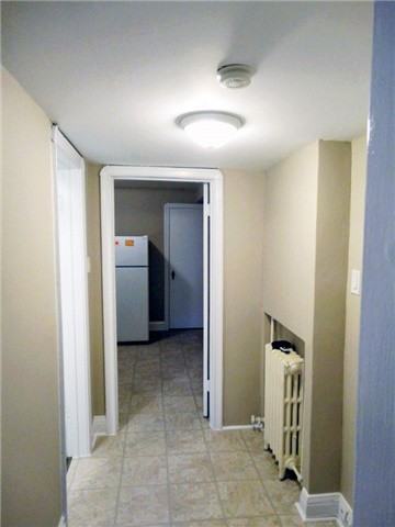 981 Avenue Road #3 - Photo 3 of 14