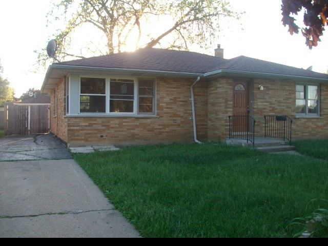 2416 Walnut St - Photo 2 of 12