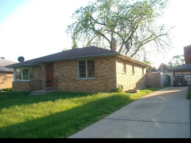 2416 Walnut St - Photo 3 of 12