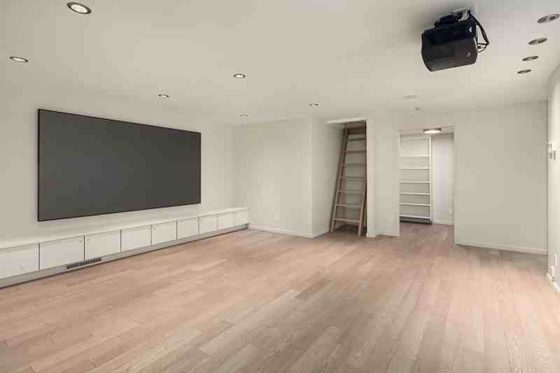 1214 E Hamlin St #11 - Photo 3 of 23