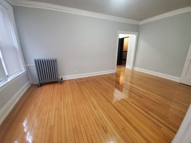 1826 East 72nd Street 2 - Photo 3 of 5