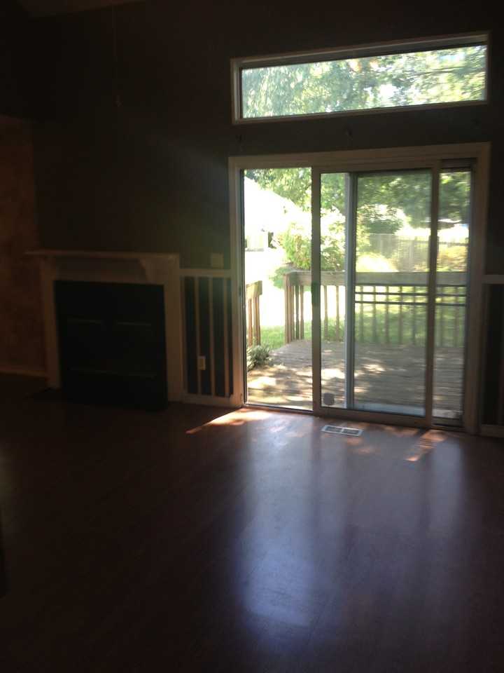 7221 Bay Point Ct - Photo 3 of 19