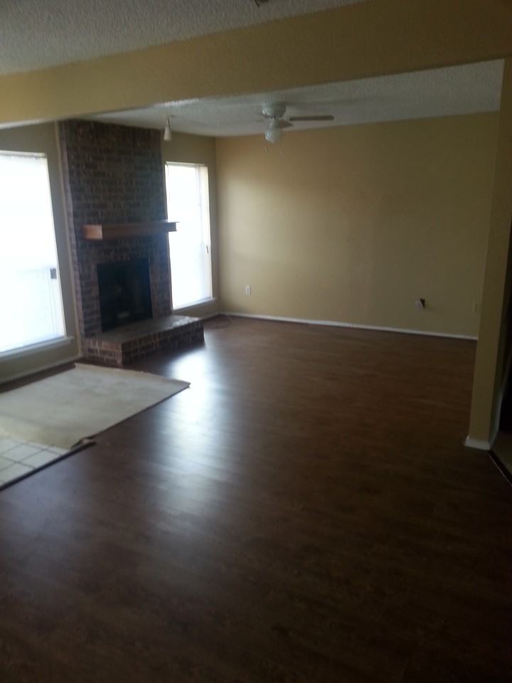 2408 Summer Pl Dr - Photo 2 of 10