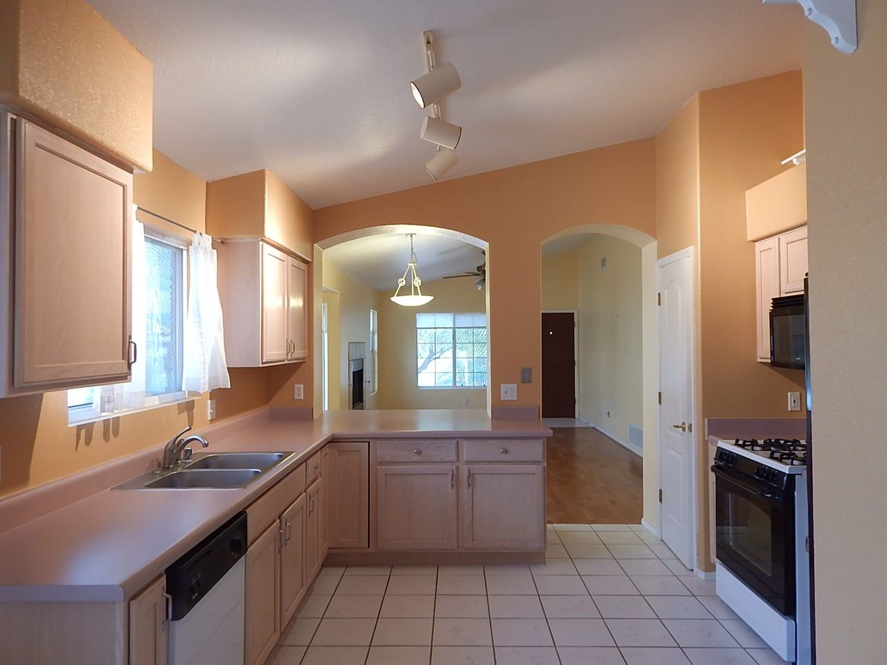 11891 N Cassiopeia Dr - Photo 2 of 15