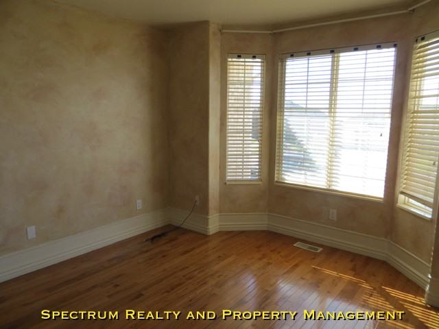 476 3925 N St - Photo 2 of 23