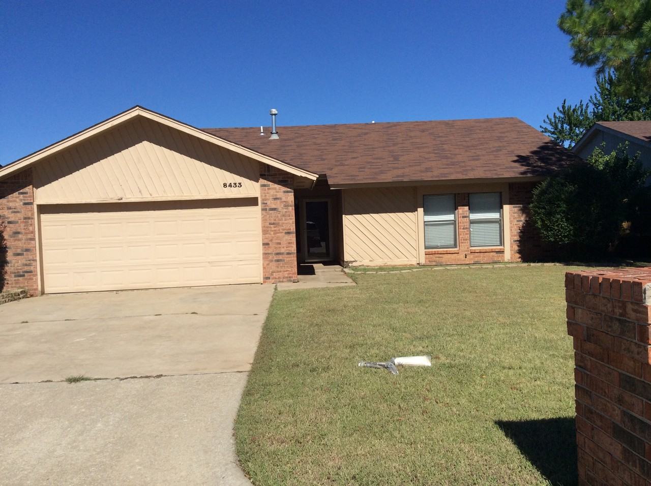 8433 NW 86th St - Photo 3 of 44