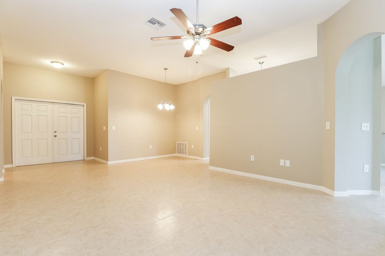 7935 Merchantville Cir - Photo 2 of 20