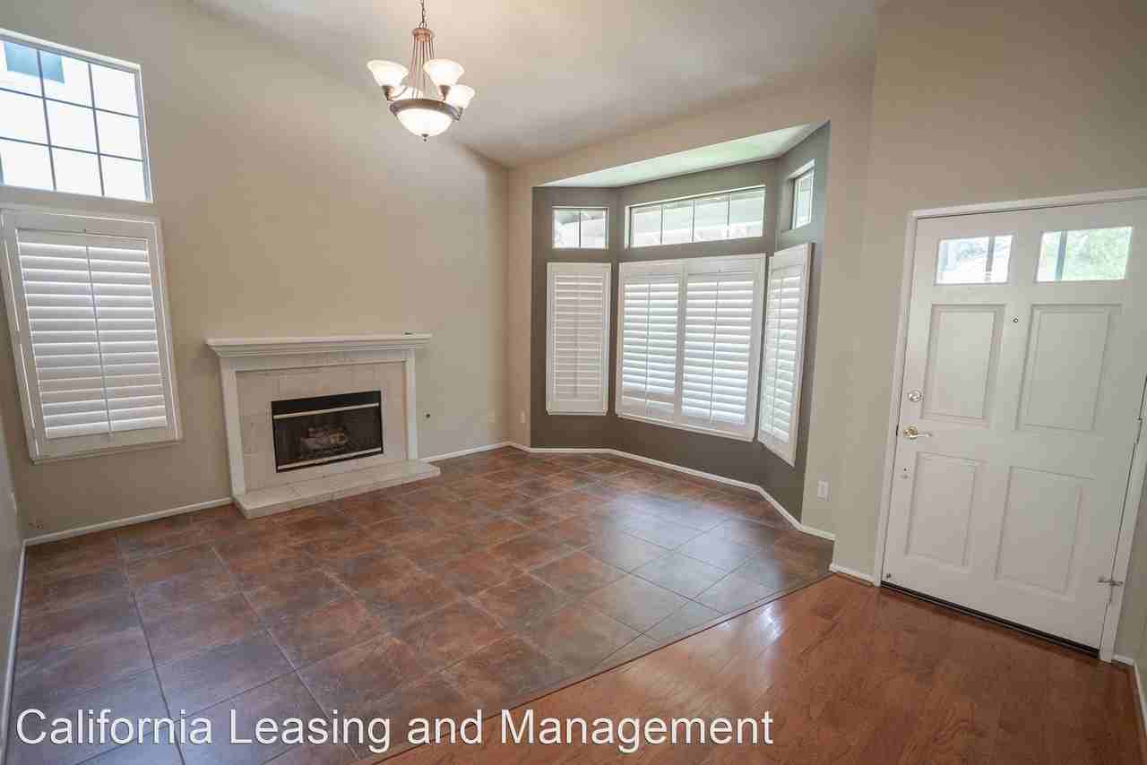 27234 Sanford Way - Photo 2 of 18