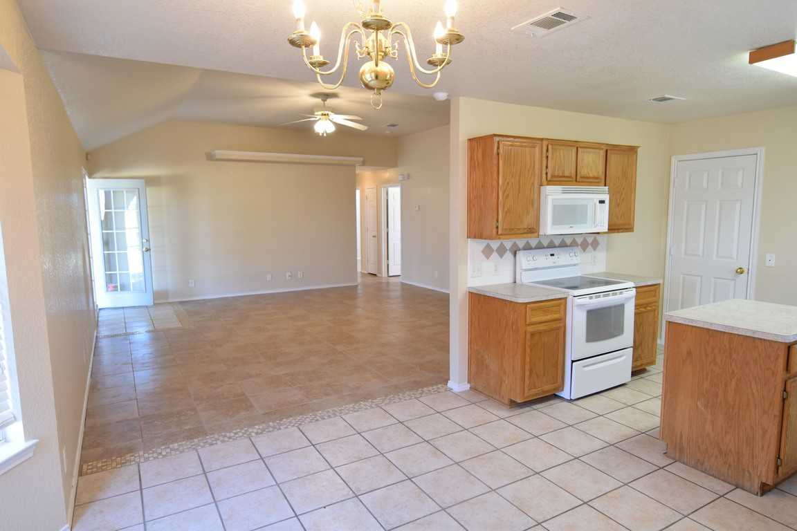 4303 Captain Dr - Photo 6 of 18