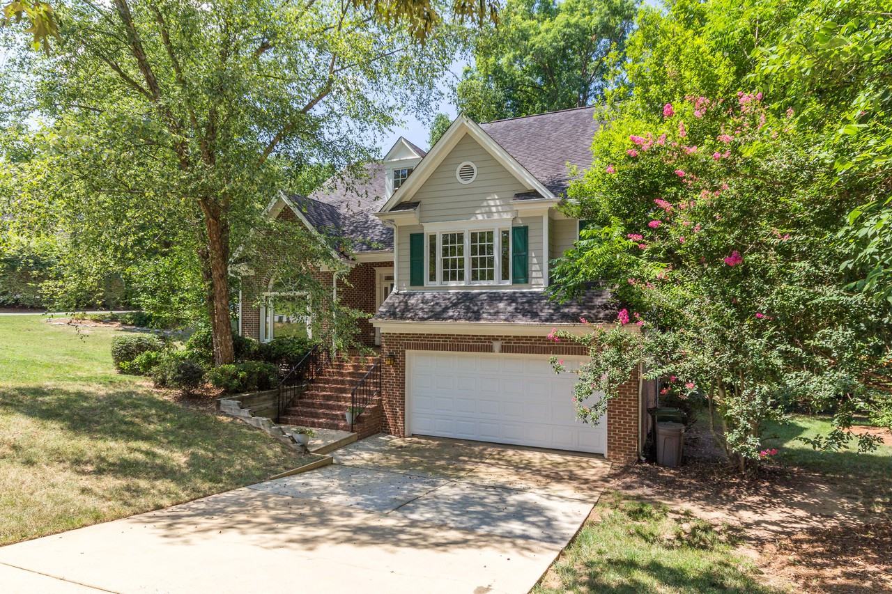 104 Grey Horse Dr - Photo 2 of 21