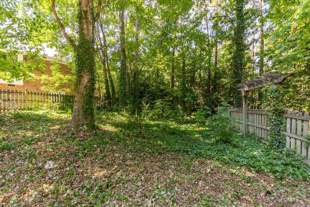 104 Grey Horse Dr - Photo 3 of 21