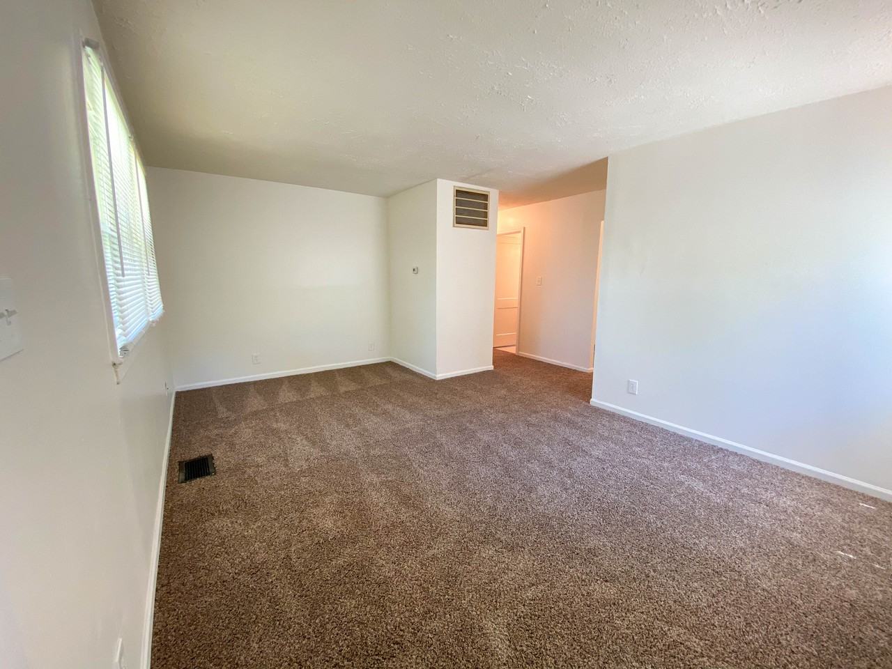 8161 Schoen Dr - Photo 3 of 9