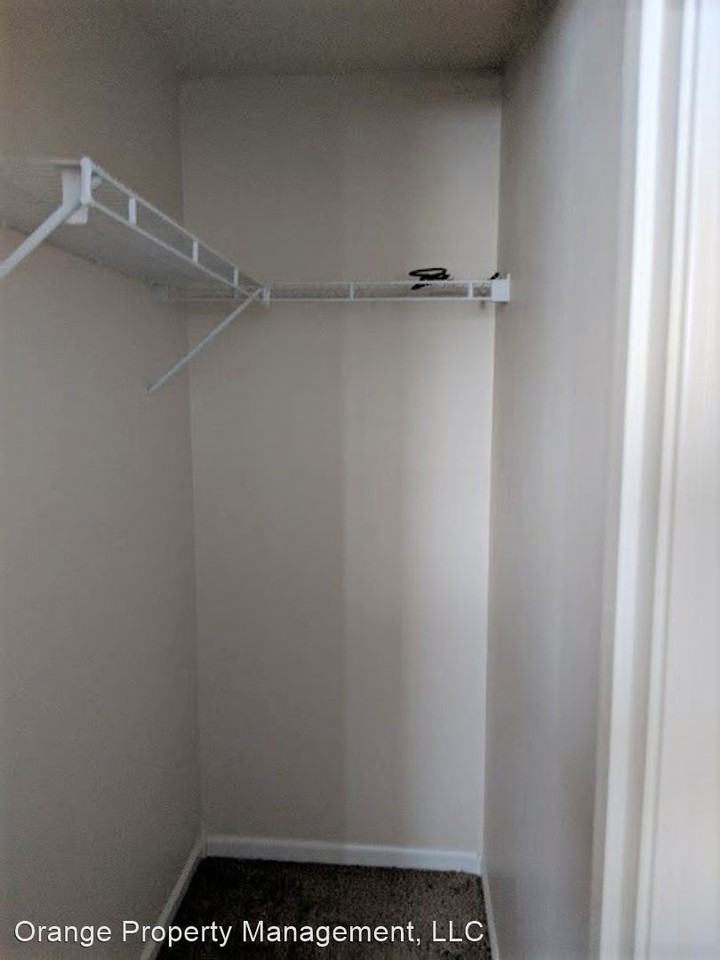 3313 11th Ave Ne - Photo 3 of 15