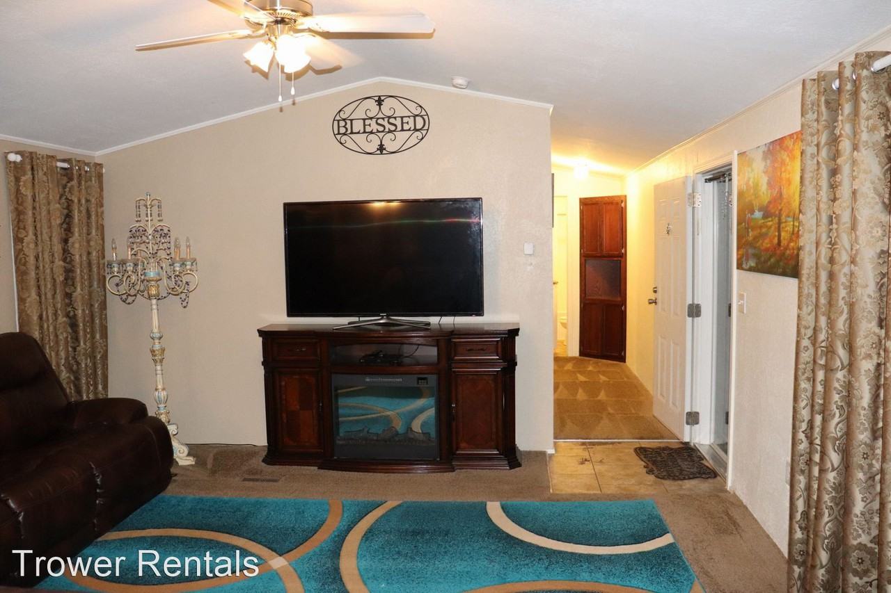 5501 N Seward Ave - Photo 3 of 27