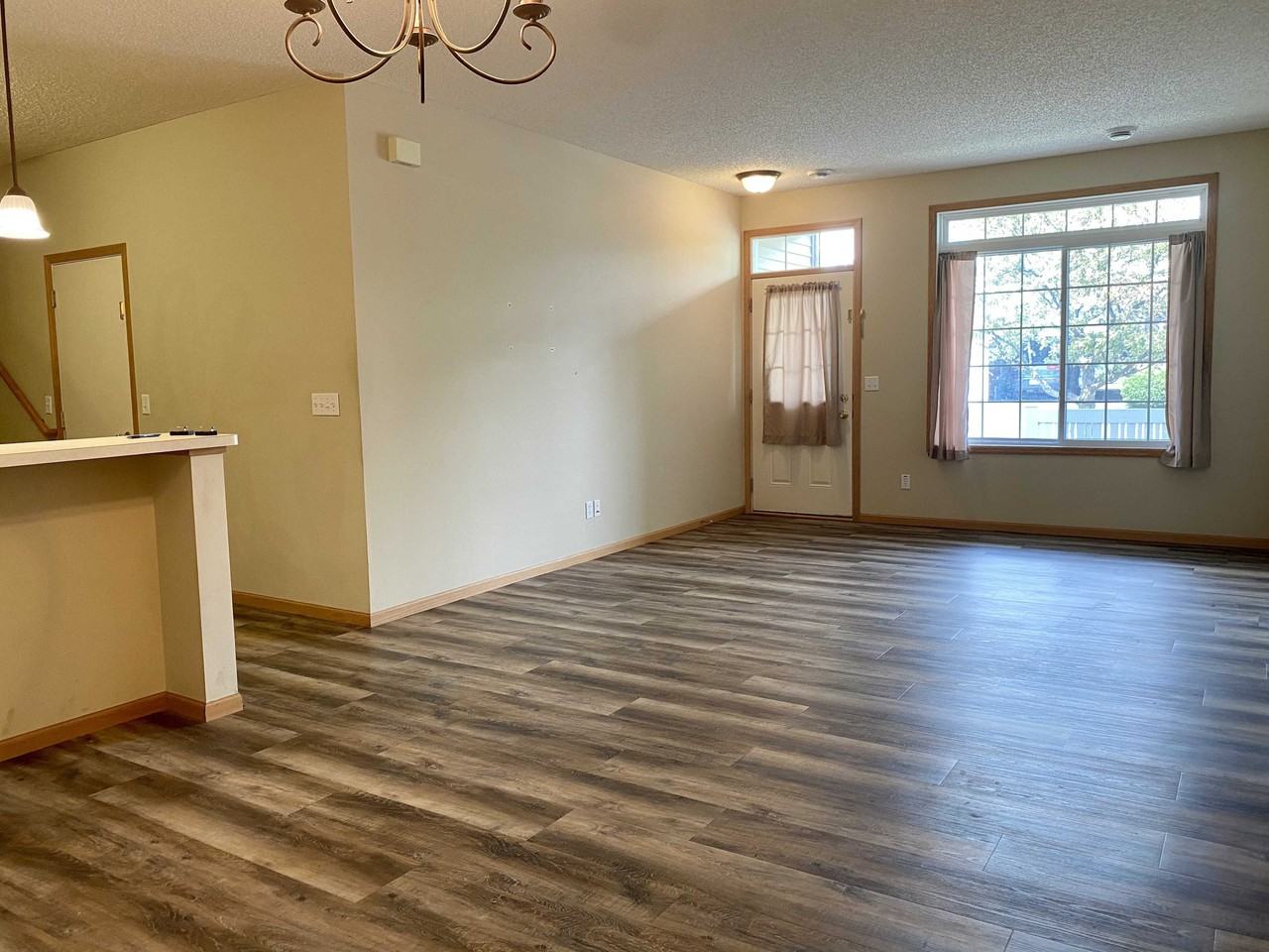 759 Willow Glen Dr - Photo 3 of 11